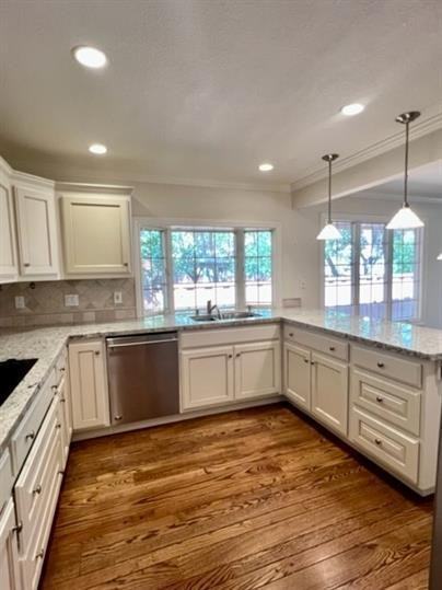 152 Firestone Dr - Photo 3 of 20