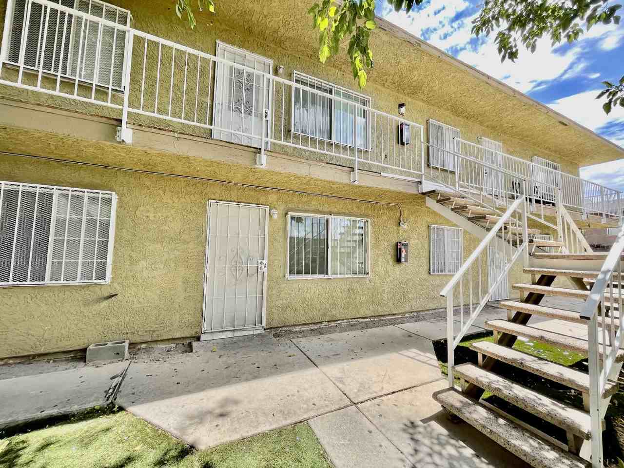 3427 E Cheyenne Ave #A - Photo 3 of 30