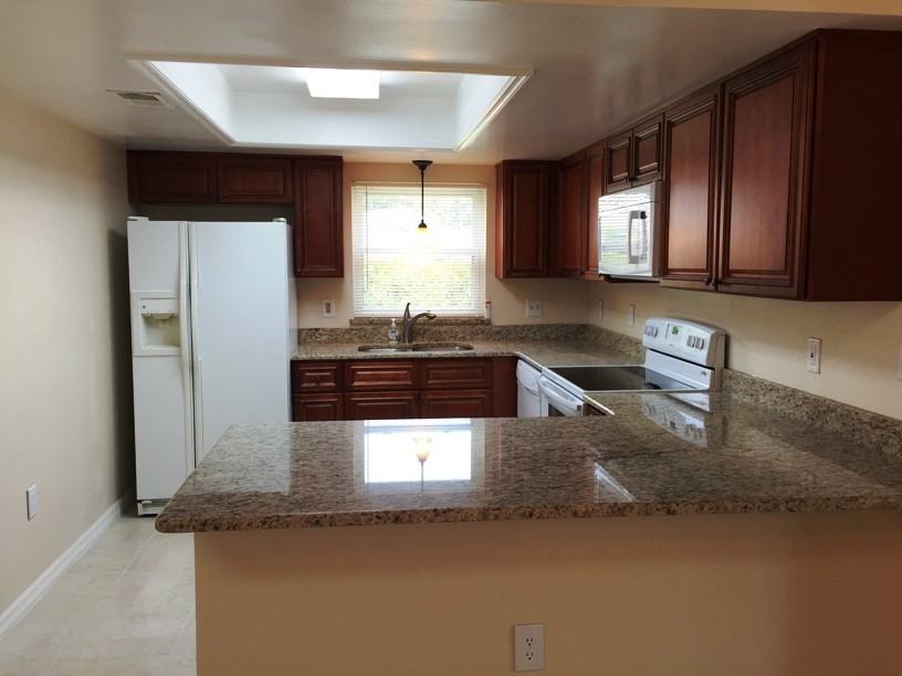 3015 Coventry Ct - Photo 2 of 24