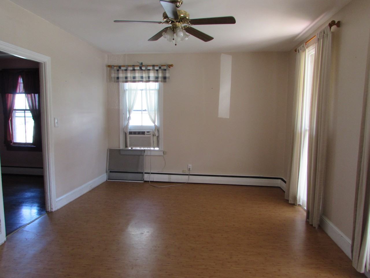 843 Newport Ave - Photo 2 of 7