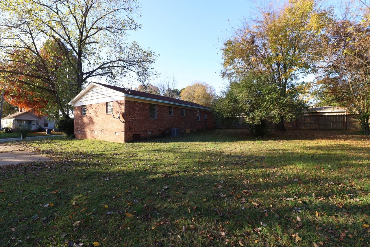 514 S Pecan St #NA - Photo 2 of 15