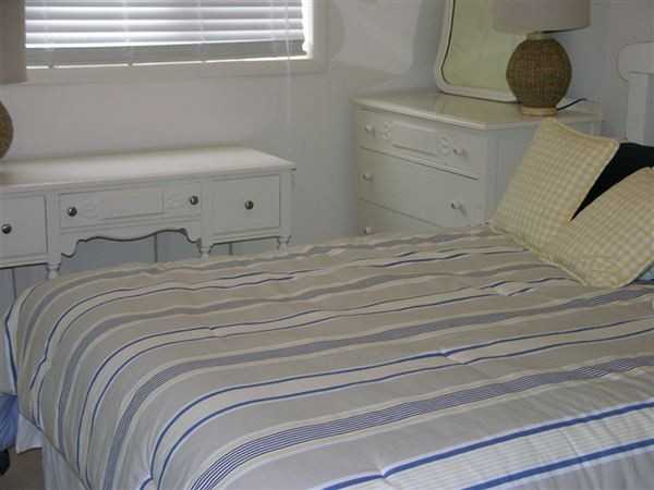 11395 Lakeshore Dr - Photo 3 of 10