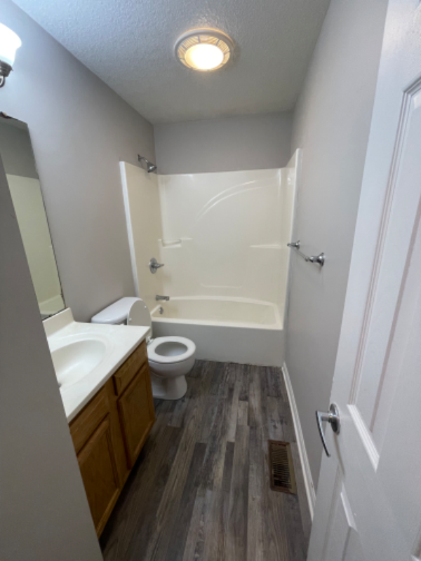 505 S Urbana Ave #B - Photo 4 of 7