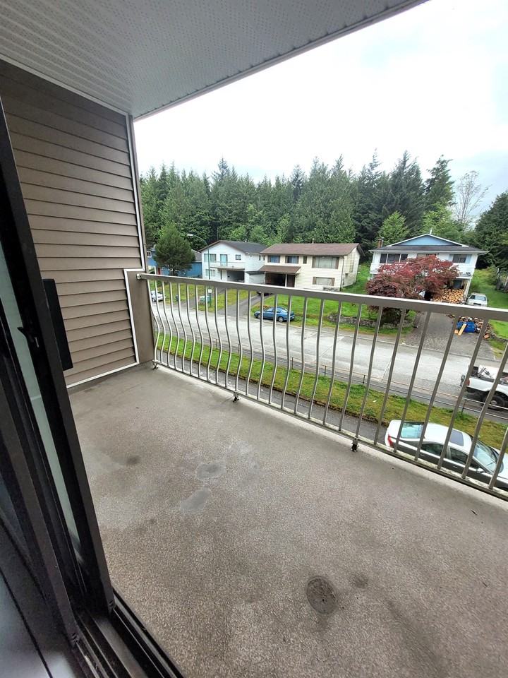 1741 Kootenay Ave #405 - Photo 7 of 14