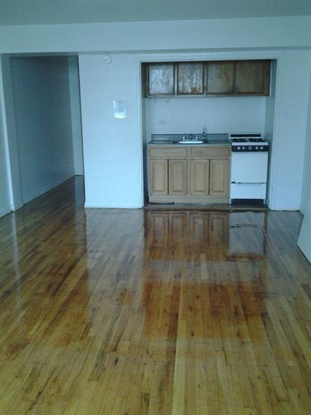 White Plains Road - Photo 2 of 5