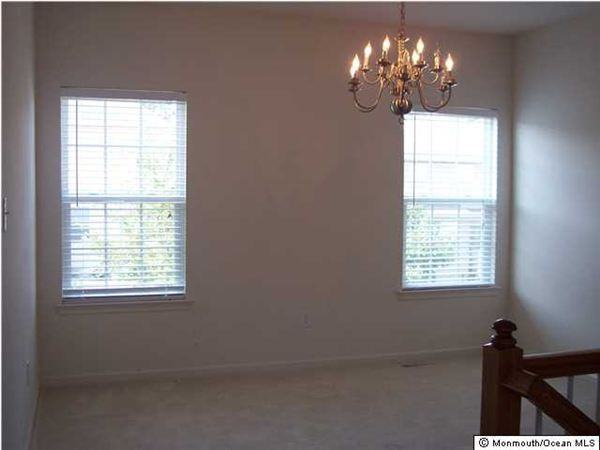 8 Teakwood Ln - Photo 2 of 6