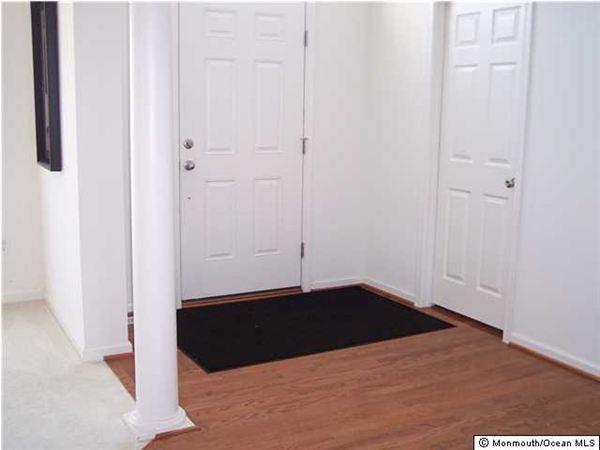 8 Teakwood Ln - Photo 3 of 6