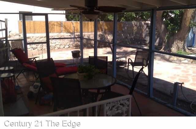 2037 Crescent Cir - Photo 3 of 8