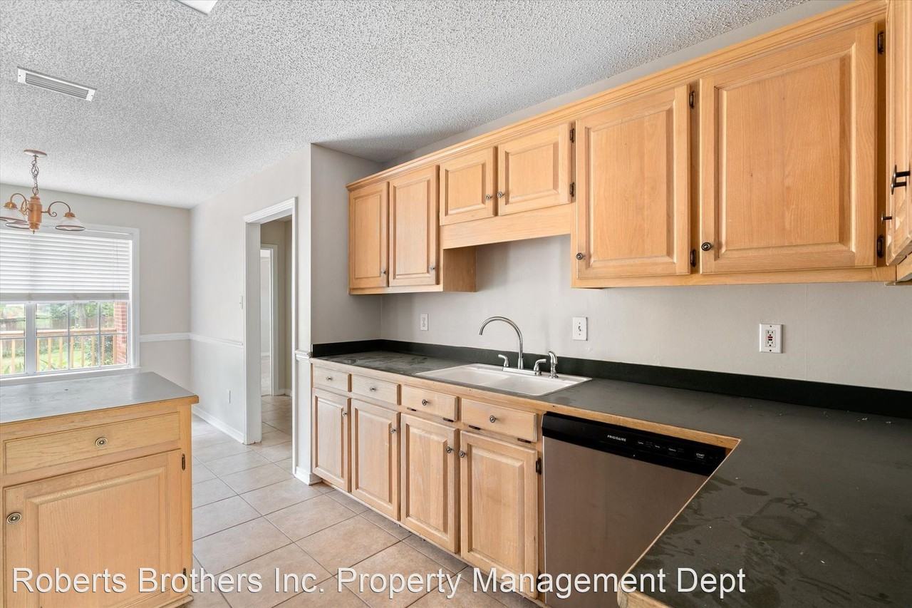 10020 Silverthorne Ct - Photo 3 of 23