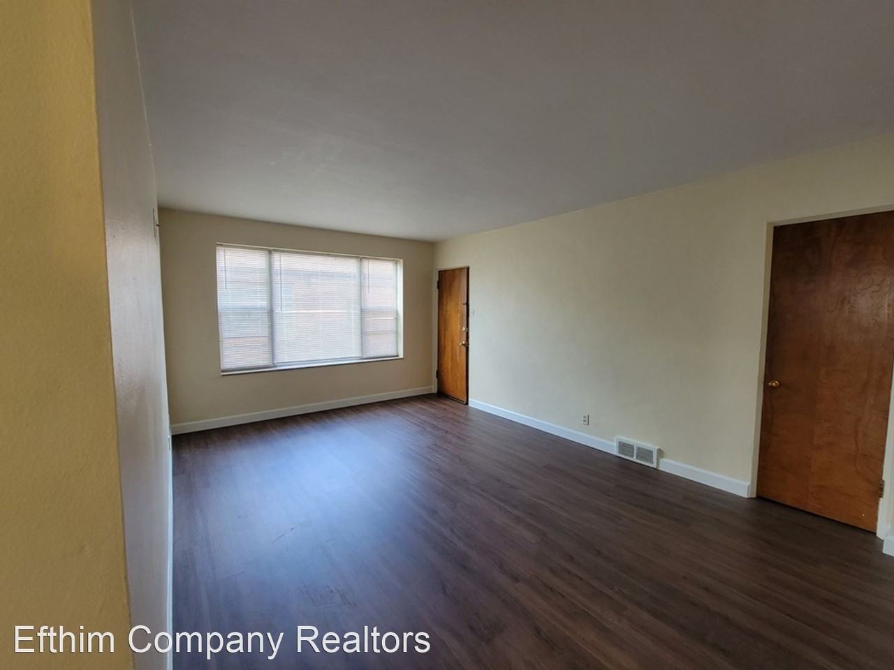 3923 Jamieson Ave. - Photo 2 of 7