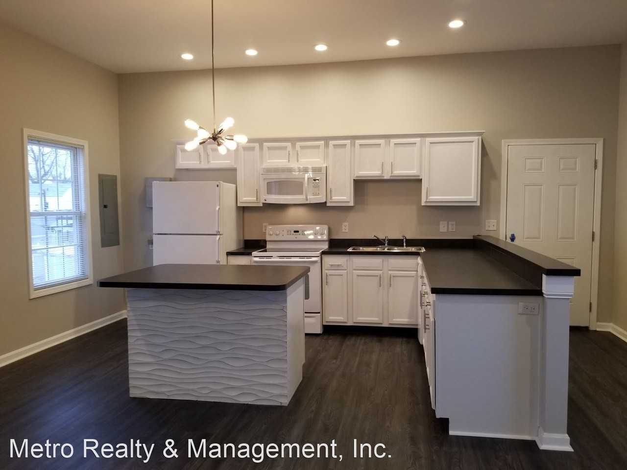 1038 Lydia St - Photo 2 of 40