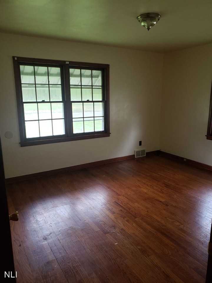 4641 S Park Dr - Photo 3 of 13