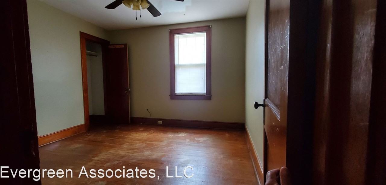 106 W College Ave - Photo 3 of 12