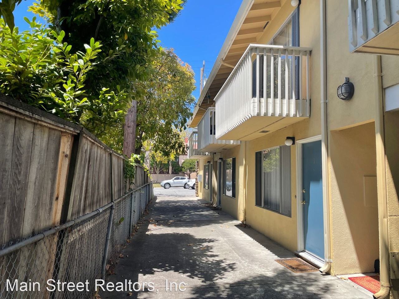 320 Center Street - Photo 2 of 10