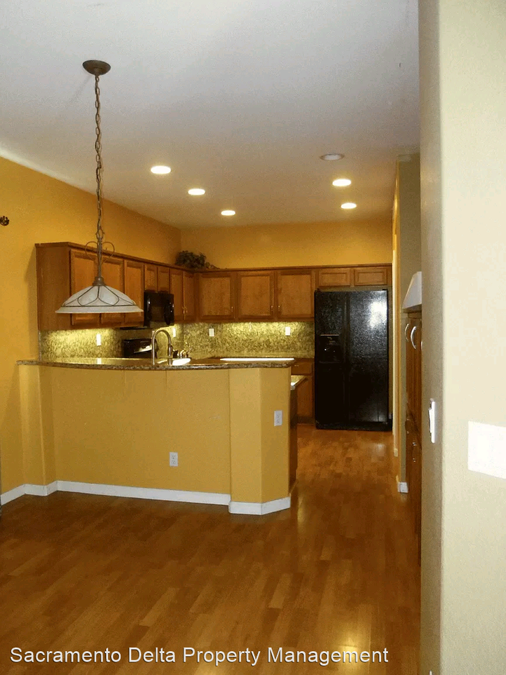 150 Battlecreek Cir - Photo 3 of 6