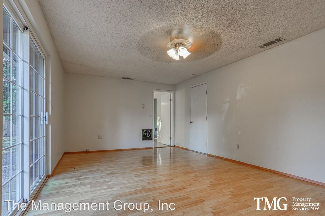 705 Ne 148th Ave - Photo 3 of 25