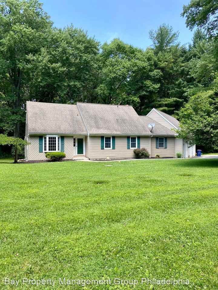 20 Schoolhouse Ln - Photo 2 of 26