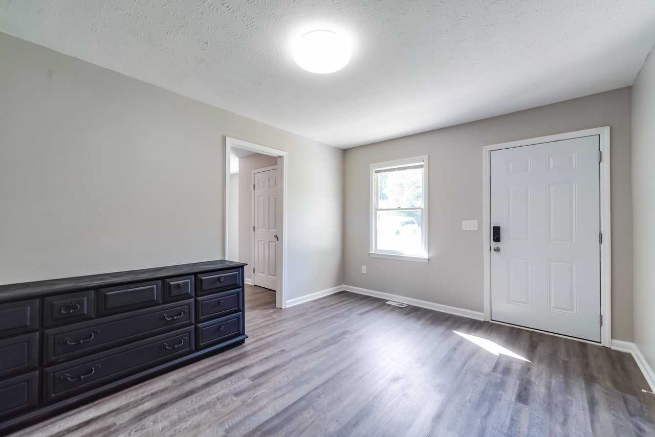 Freestone Dr - Photo 4 of 10