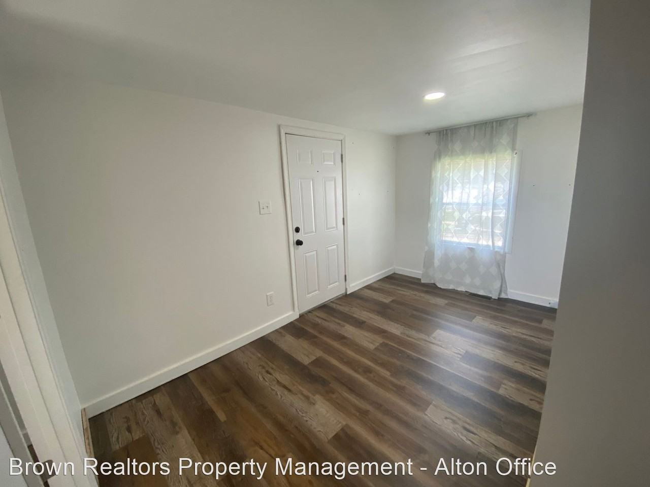 971 E Penning Ave - Photo 2 of 12