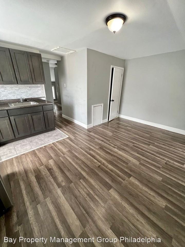 501 E Haines St - Photo 2 of 8