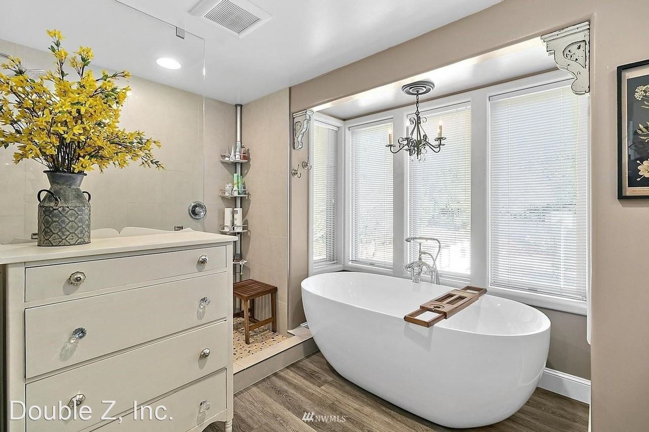 6305 85th Street Ct E - Photo 2 of 8