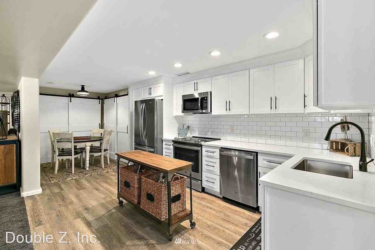 6305 85th Street Ct E - Photo 3 of 8