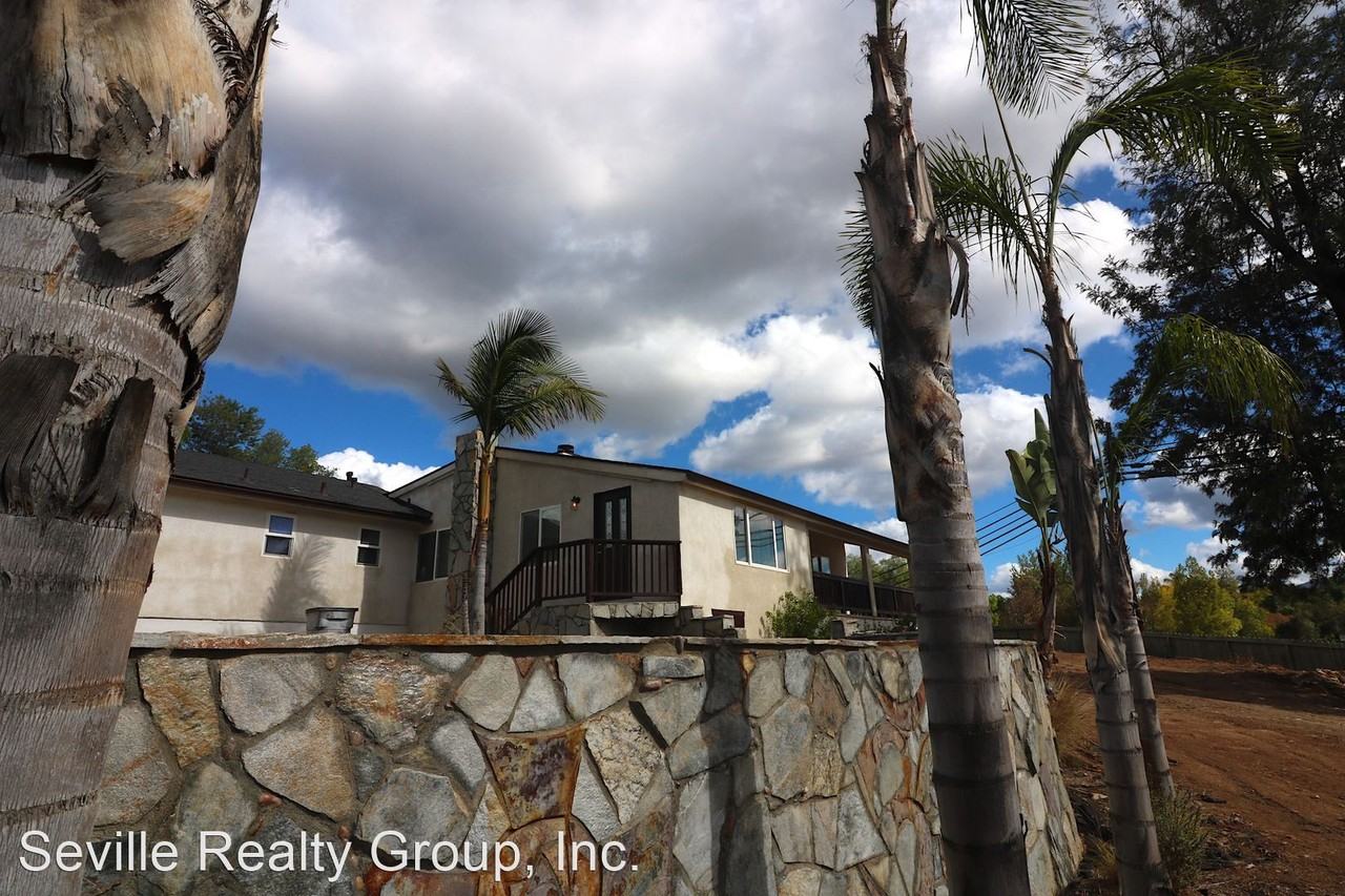 2040 Dehesa Rd - Photo 2 of 32