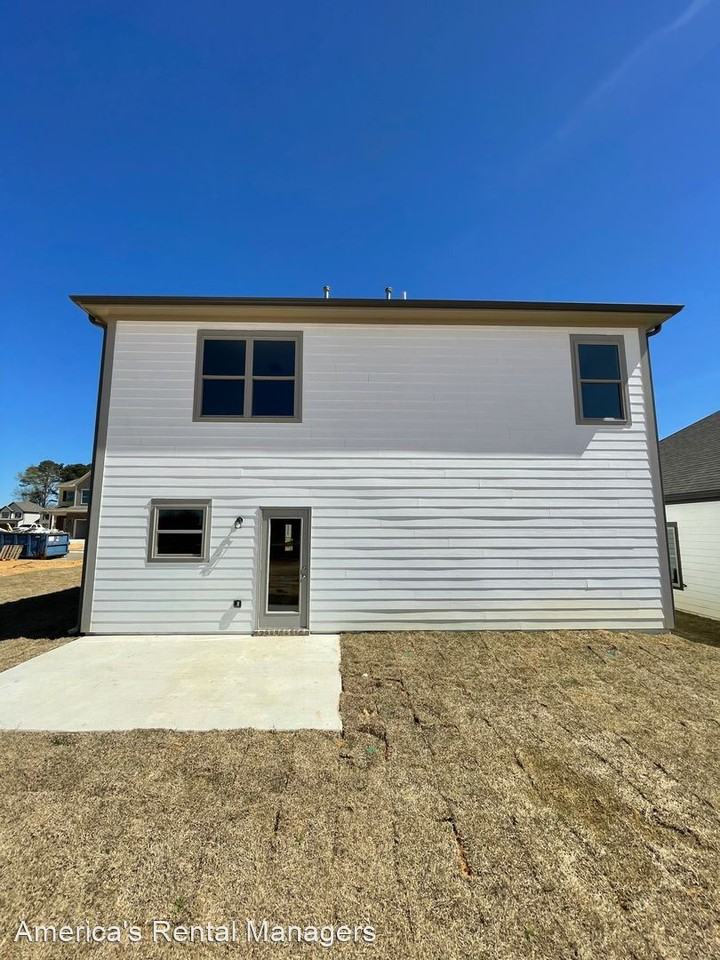 2121 Sullivan Dr Sw - Photo 3 of 4