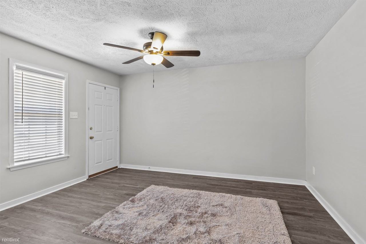 Pecan Ridge - Photo 3 of 9