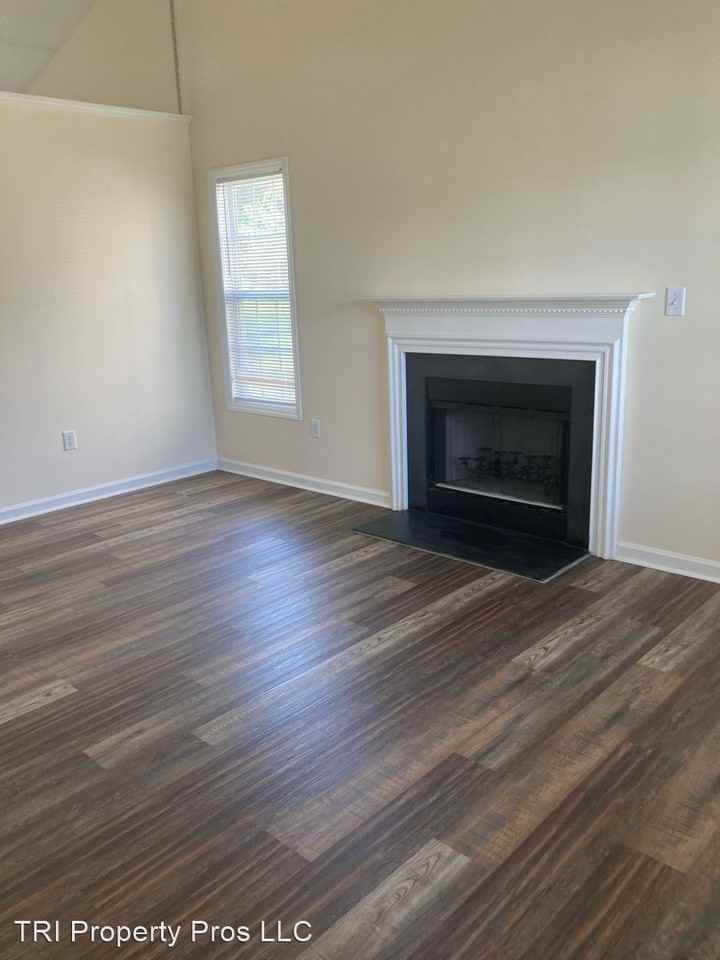 1712 11th St - Photo 2 of 21