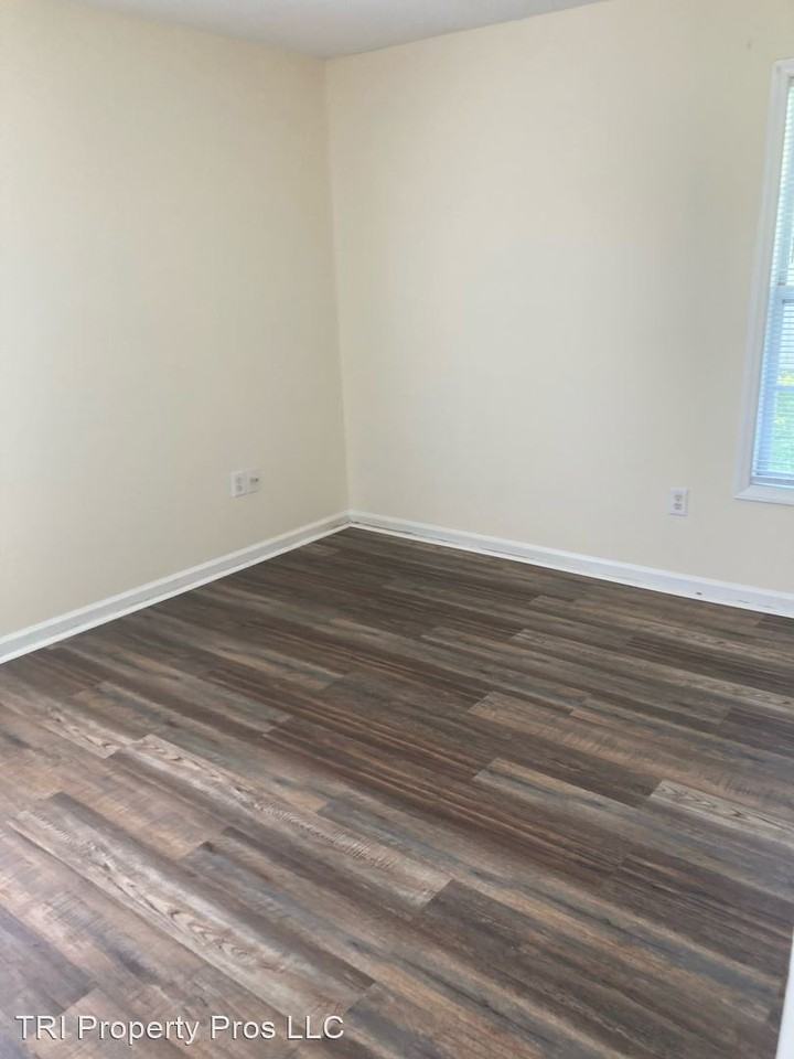 1712 11th St - Photo 3 of 21