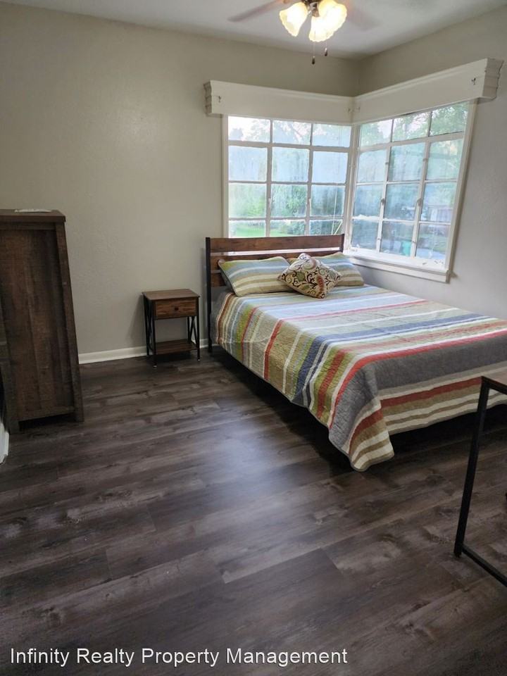 Student Accommodations - Photo 3 of 12