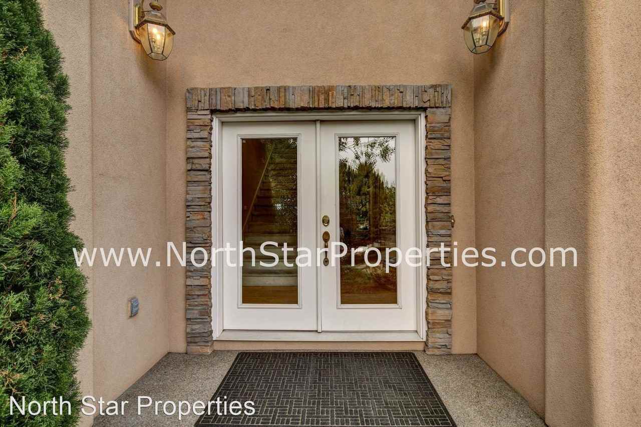 2310 Stonehurst Ct - Photo 3 of 41