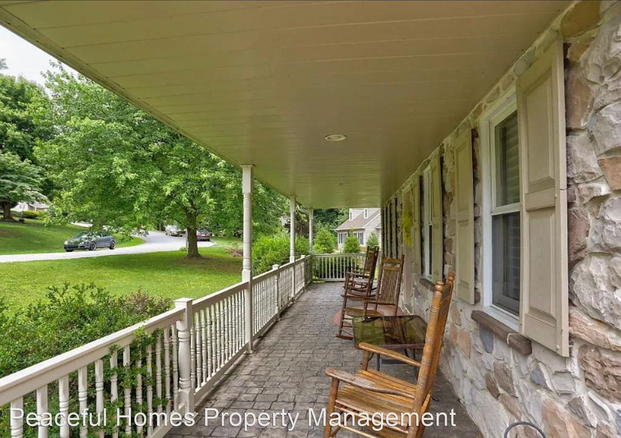 54 Hawthorne Cir - Photo 2 of 25