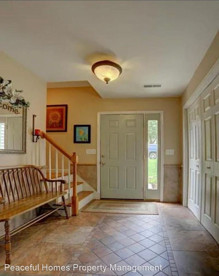 54 Hawthorne Cir - Photo 3 of 25