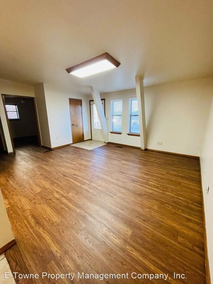 5722 Fountain Head Dr - Photo 2 of 16