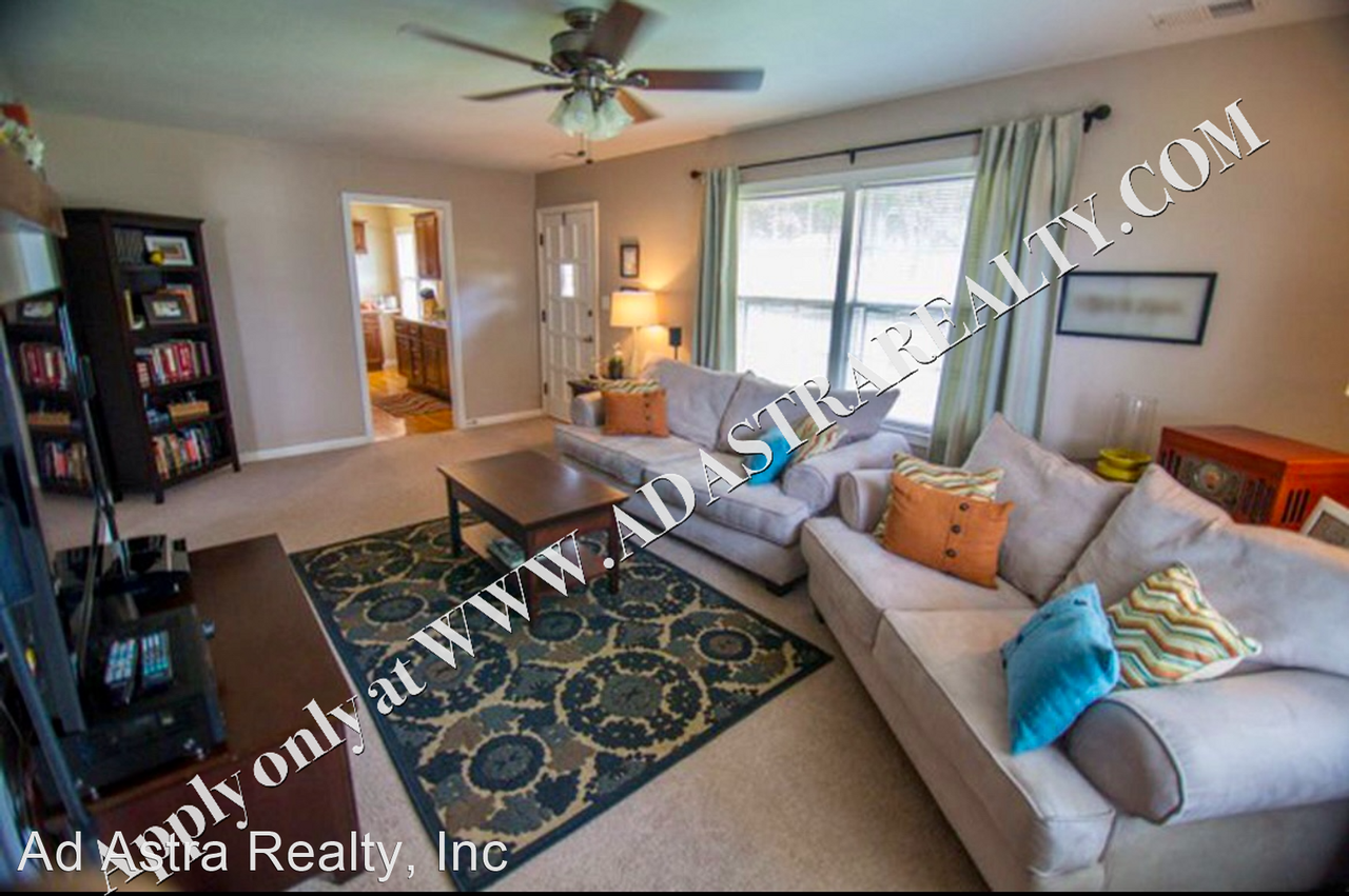 7332 Glenwood Ln - Photo 2 of 10