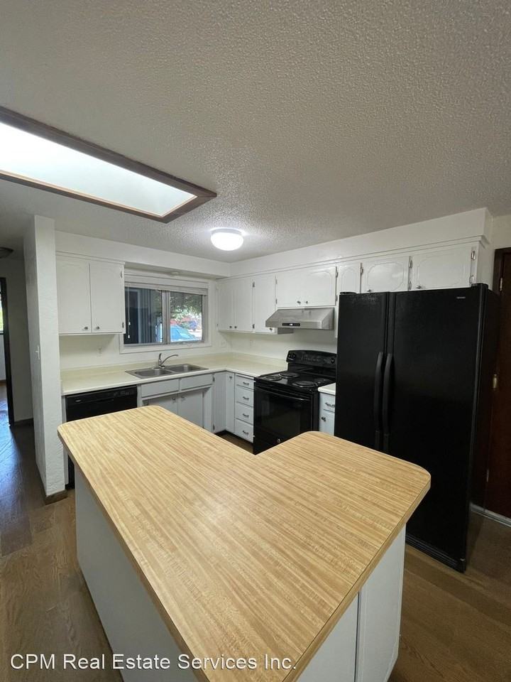 263 & 263 - Photo 2 of 13