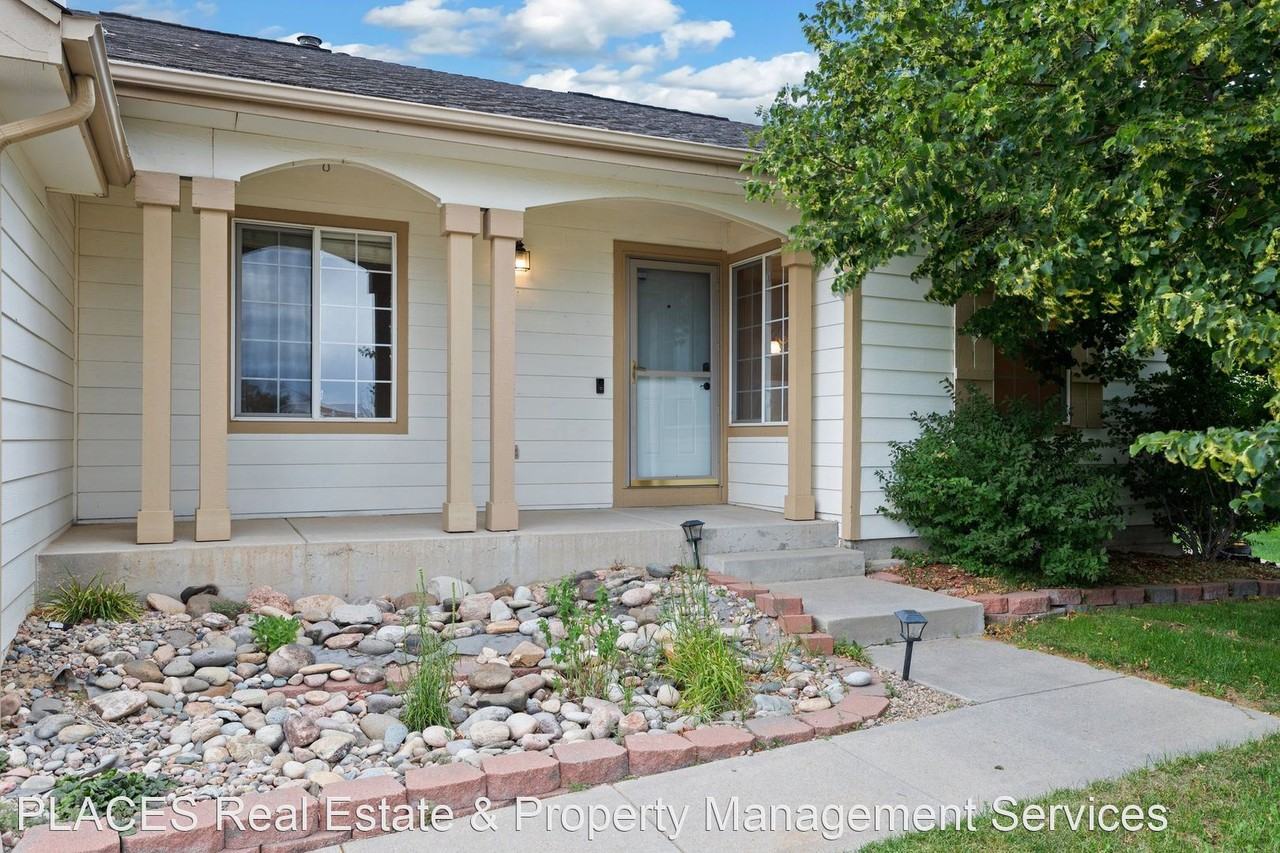 17155 Mountain Lake Dr - Photo 3 of 43