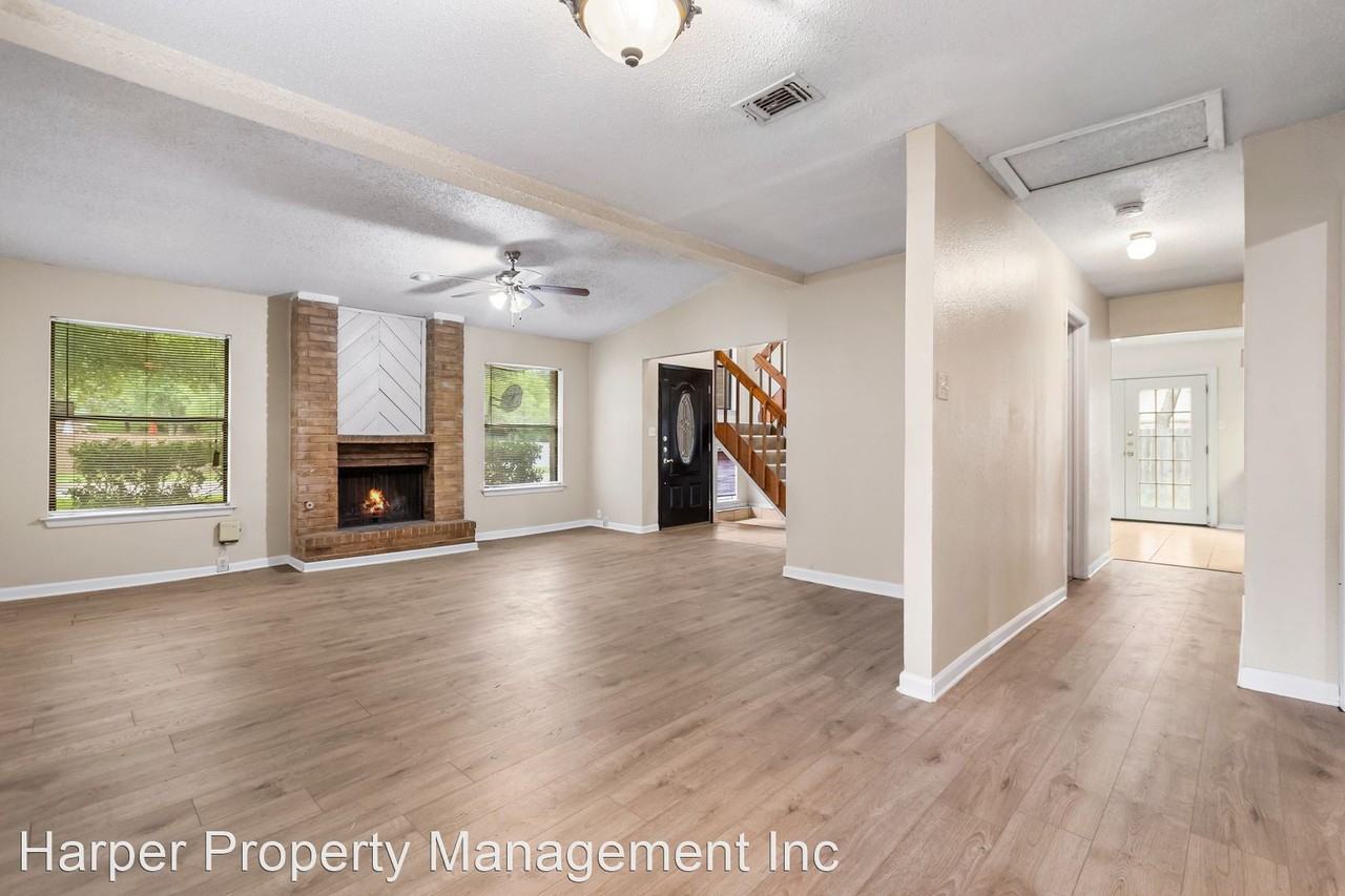 2711 Red Tree St - Photo 3 of 17