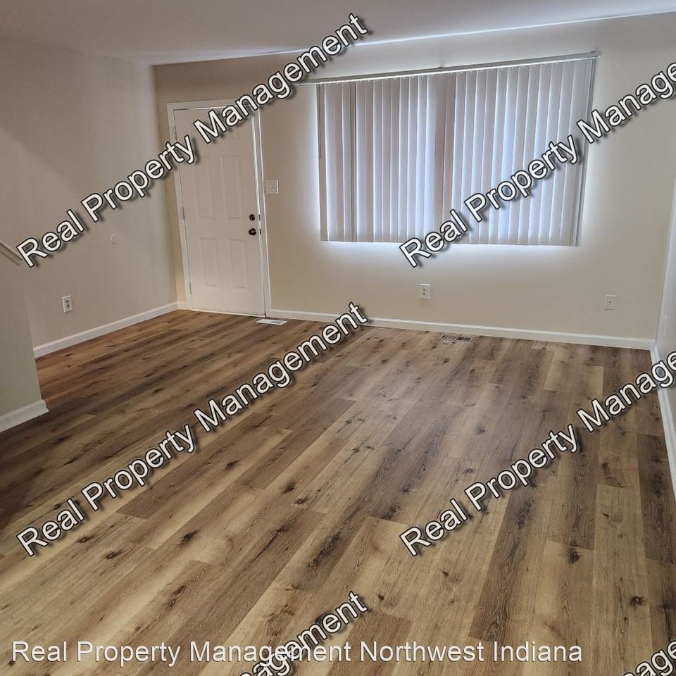 2322 Hickory St - Photo 2 of 11
