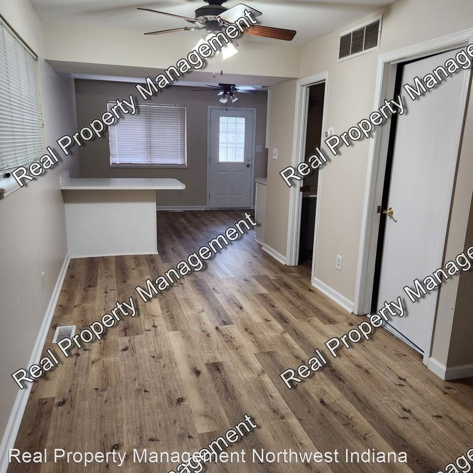 2322 Hickory St - Photo 3 of 11