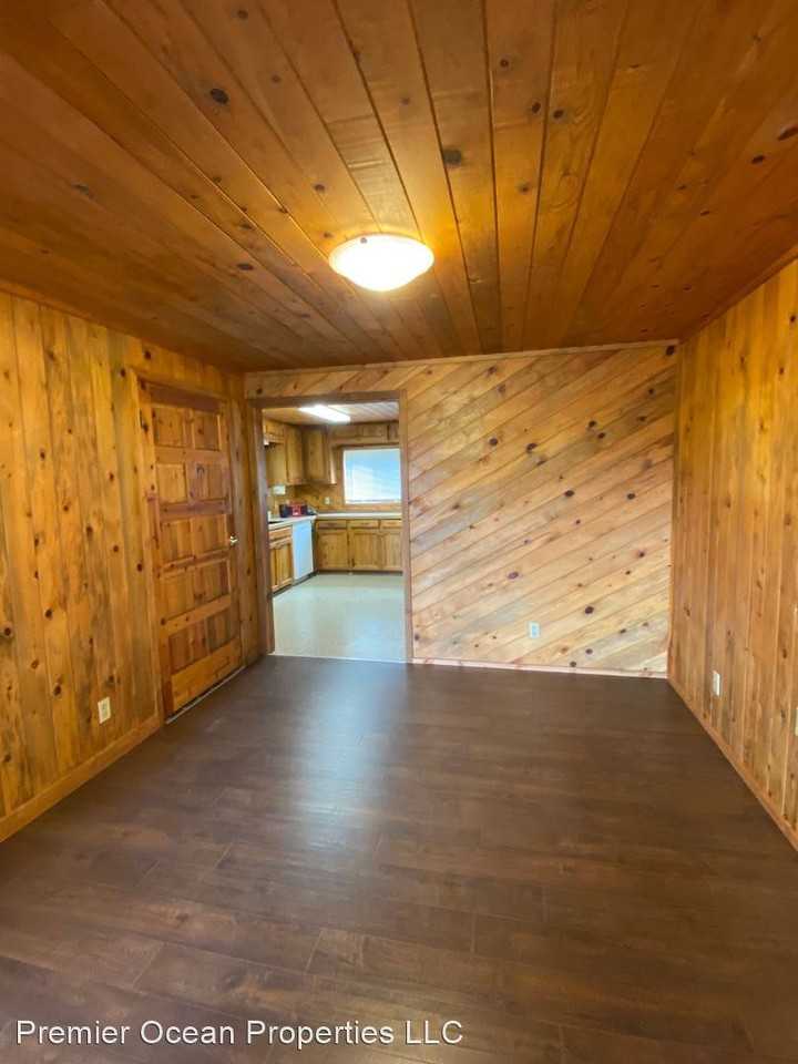 15699 Goshen Ln - Photo 3 of 15