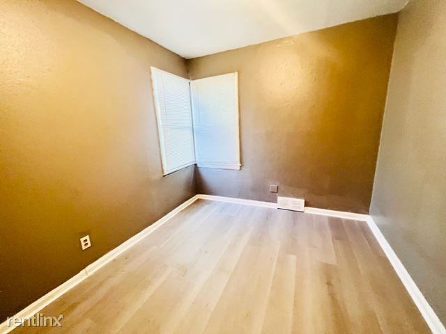 4017 E 55th St - Photo 2 of 10