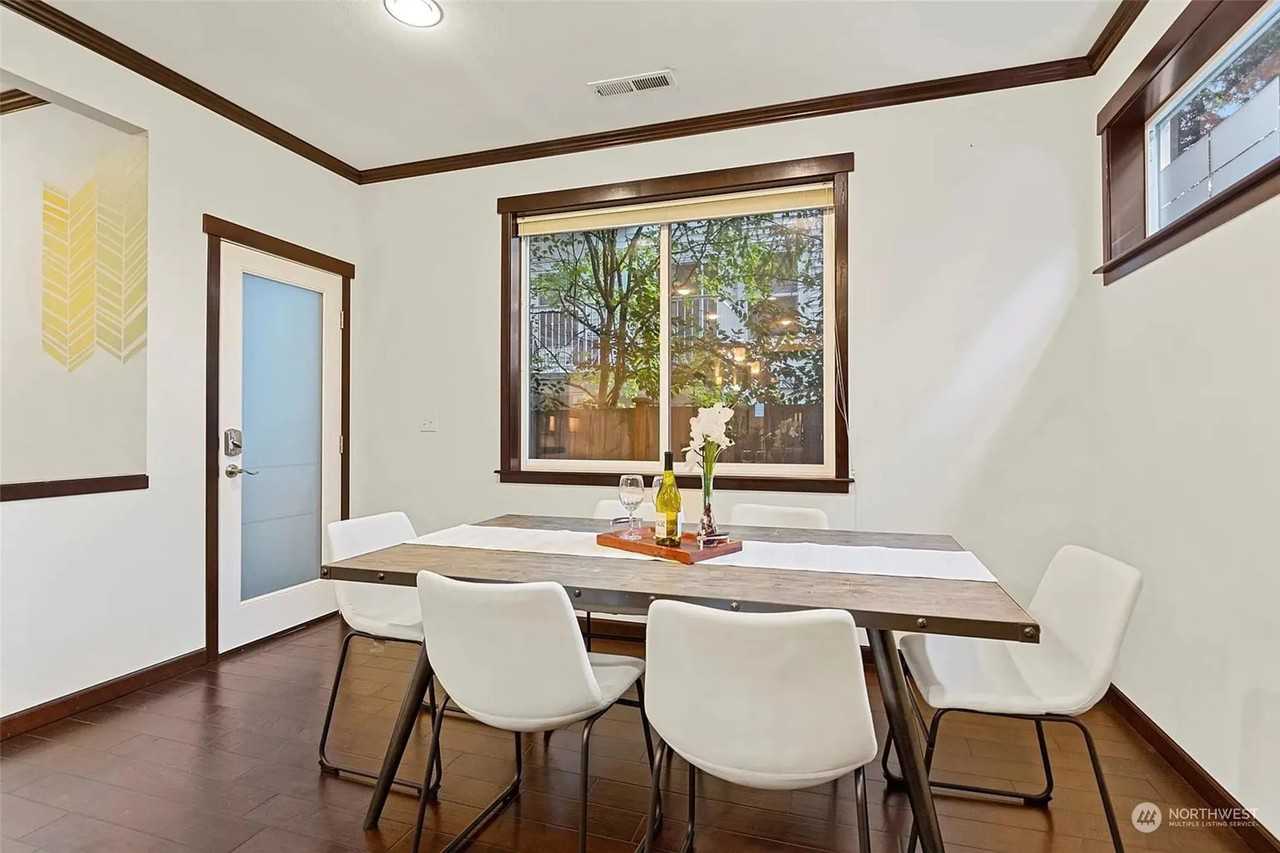 12008 Ne 162nd Pl - Photo 3 of 20