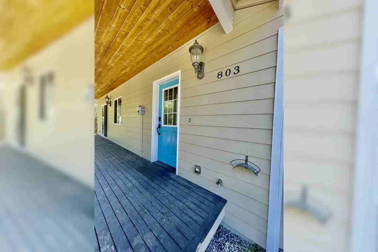 803 3rd St - Photo 3 of 21