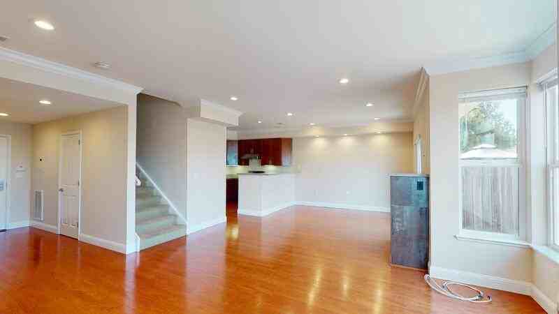 124 Mary Teresa St - Photo 2 of 18