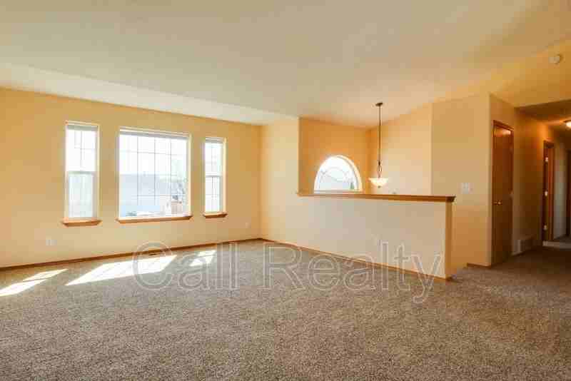 419 Beverly Ave - Photo 2 of 17