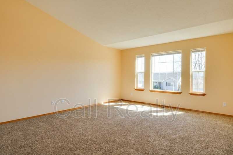 419 Beverly Ave - Photo 3 of 17