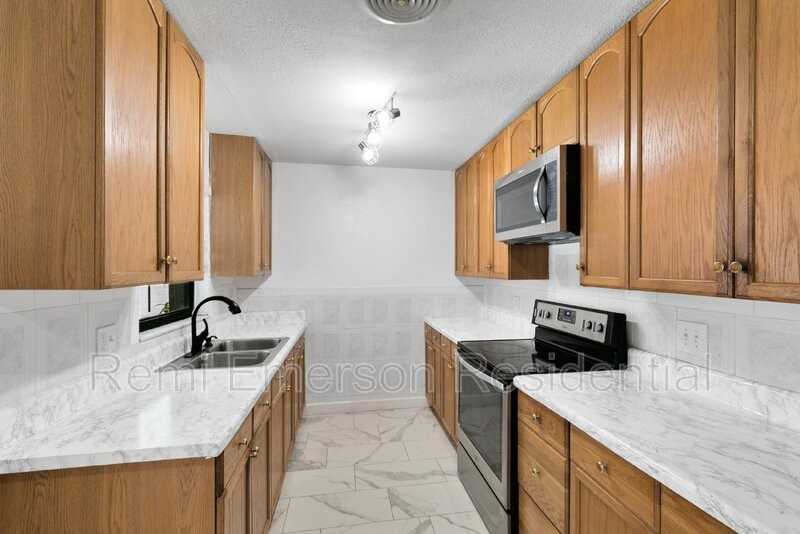 10625 Bresslyn Blvd - Photo 2 of 29